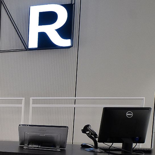 ATrzy sklepy grupy LPP w Centrum Handlowym Platan