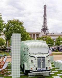 Eksperymentalny pop-up Prada Picnic - Ergo Store